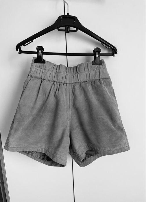 Женские Ganni Шорты Серый Замш 34