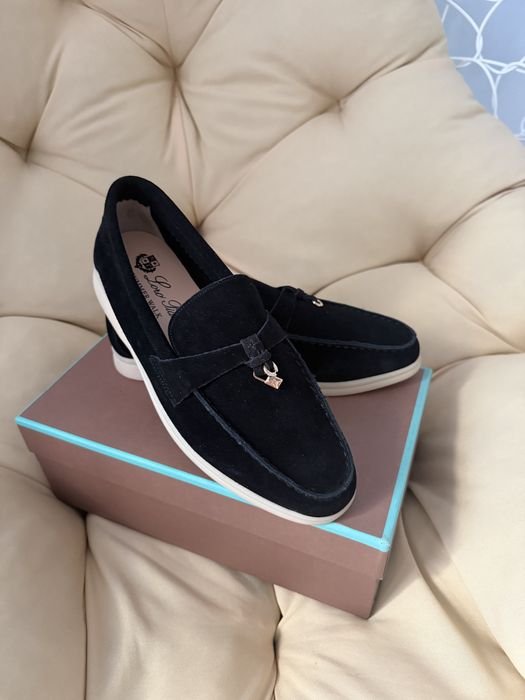 Женские Loro Piana Лоферы 39