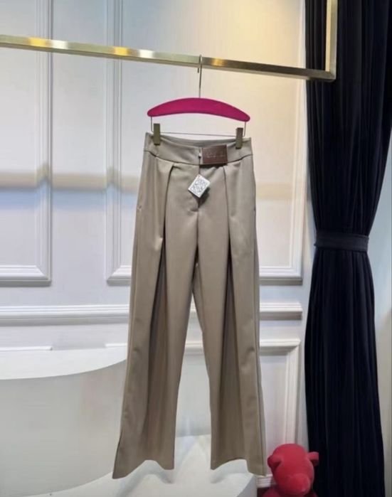 Женские Loewe Брюки Бежевые