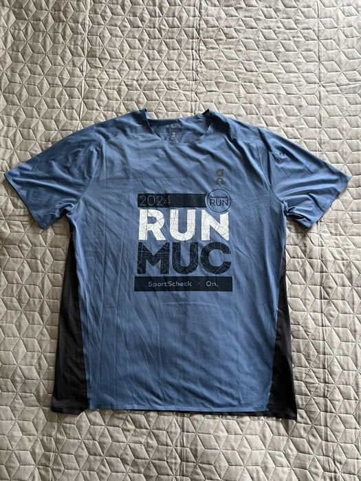 Herren On Running T-Shirt Marineblau Dünn 42