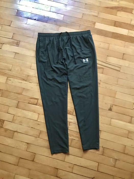 Herren Under Armour Hose Grün 42