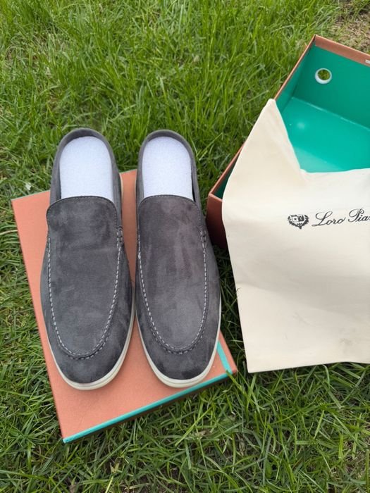 Женские Loro Piana Лоферы Серый 42