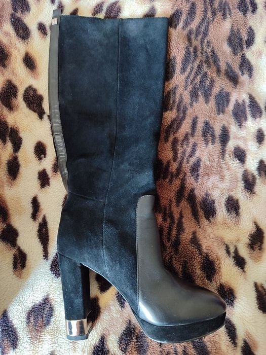 Женские Замшевые Чоботы Чёрные 40