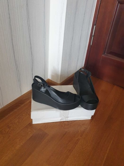 Женские Босоножки Чёрные Кожа 37