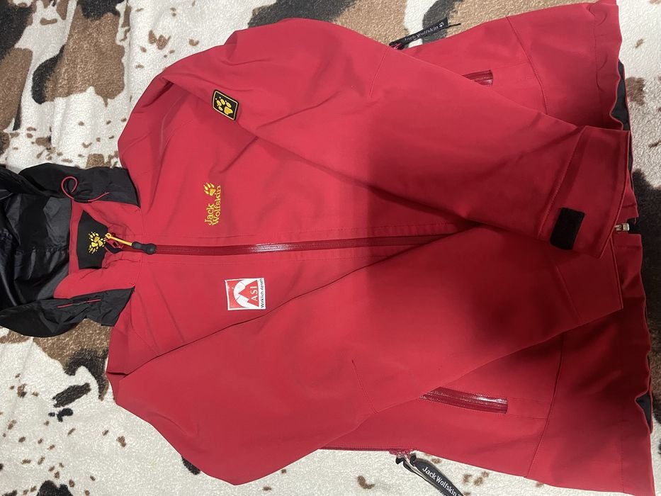 Мужской Jack Wolfskin Ветровка Красный 38