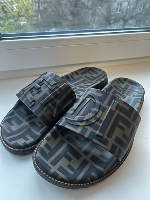Femme Fendi Chaussons Noir Caoutchouc 44