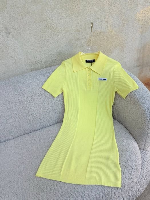 Женский Miu Miu Платье Жёлтый  