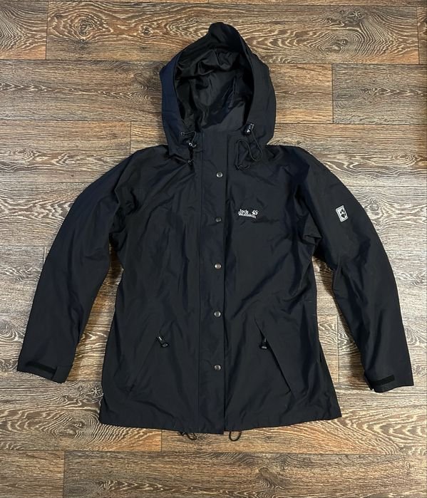 Женская Jack Wolfskin Куртка Чёрная 40