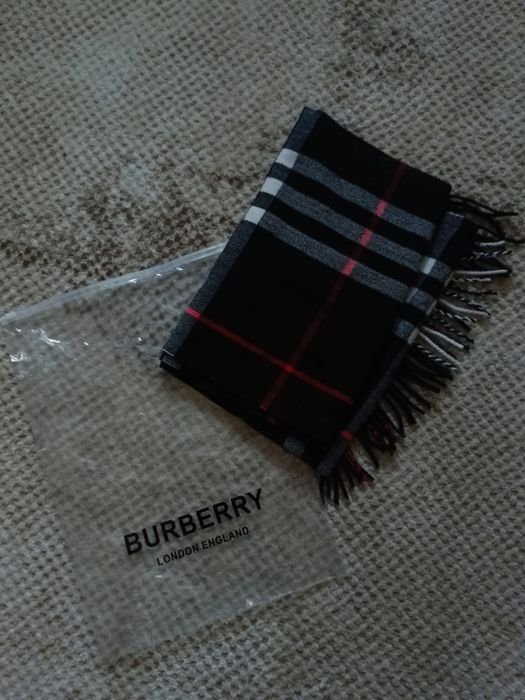 Унисекс Burberry Шарф Чёрный