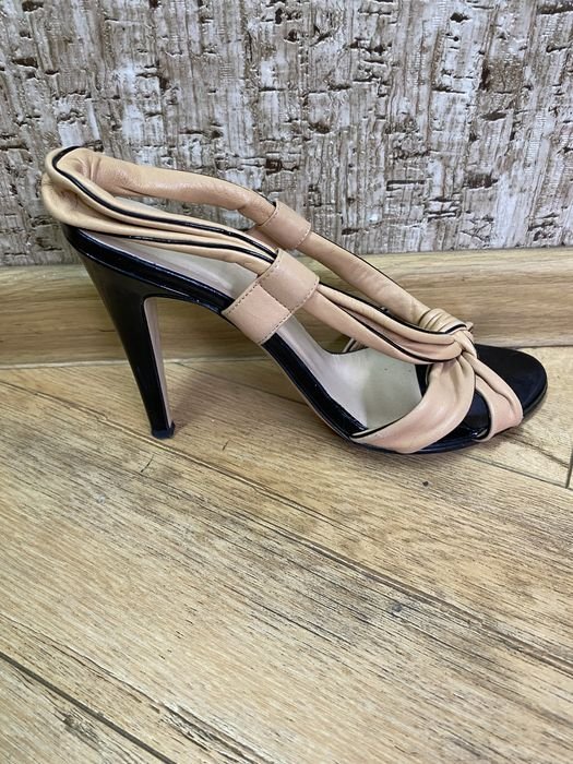 Женские Bally Босоножки Бежевые Кожа 39