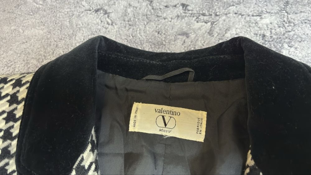 Женский Valentino Пиджак Винтаж 38