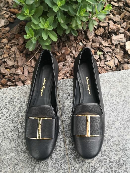 Женские Salvatore Ferragamo Туфли Чёрные Кожа 37,5