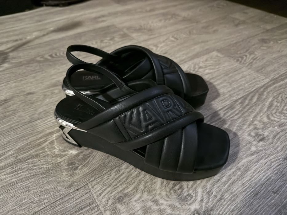 Женские Karl Lagerfeld Босоножки Чёрный 39