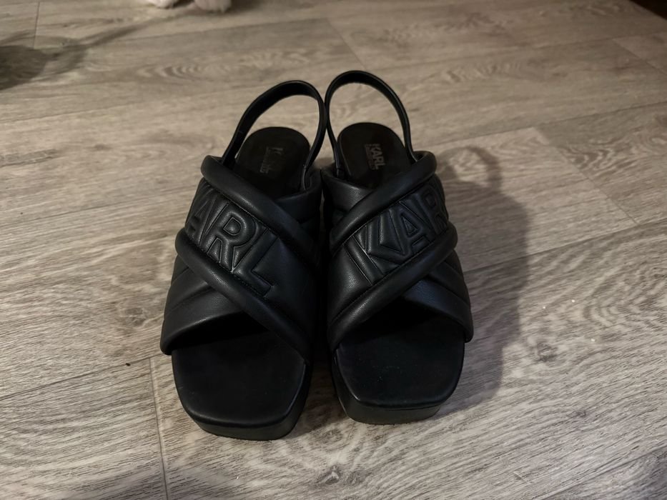 Женские Karl Lagerfeld Босоножки Чёрный 39