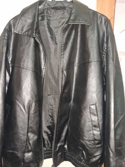 Женская Чёрная Куртка 42