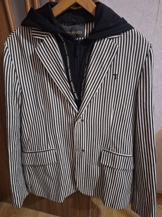 Мужской Trussardi Пиджак Чёрный 38