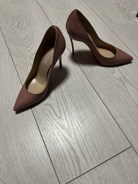 Женские Casadei Туфли Чёрные Кожаные 36