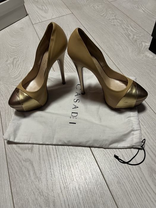 Женские Casadei Туфли Бежевый 36.5