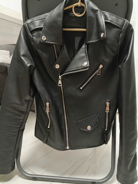 Женская Чёрная Кожаная Куртка 34