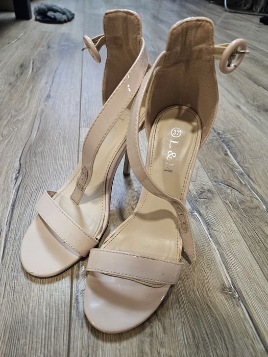 Женские Босоножки Бежевые Другие 38