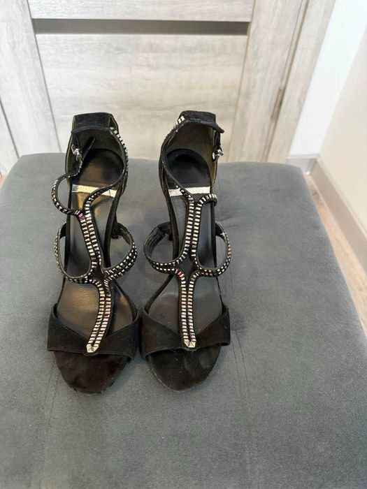 Женские Guess Босоножки Чёрные Замша 38