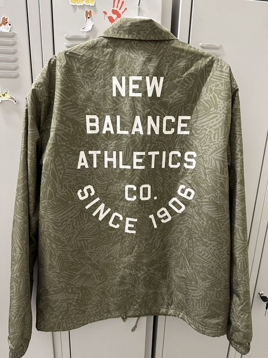 Мужской New Balance Ветровка Зелёный 38