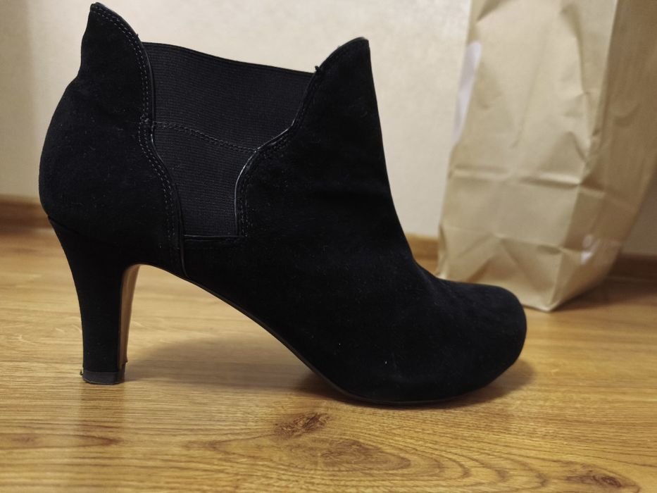 Women Clarks Boots Black Suede 40