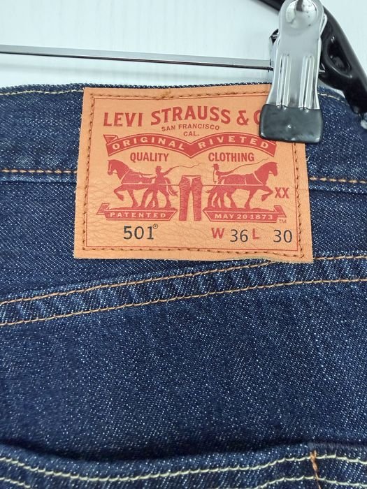 Men Levi's 501 Jeans Navy 36