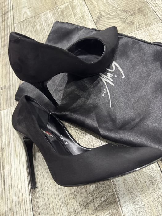 Femme Talons Noirs 35