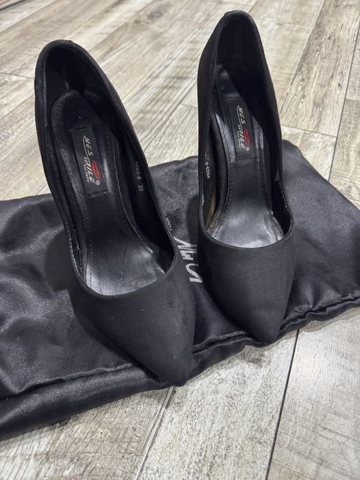 Femme Talons Noirs 35