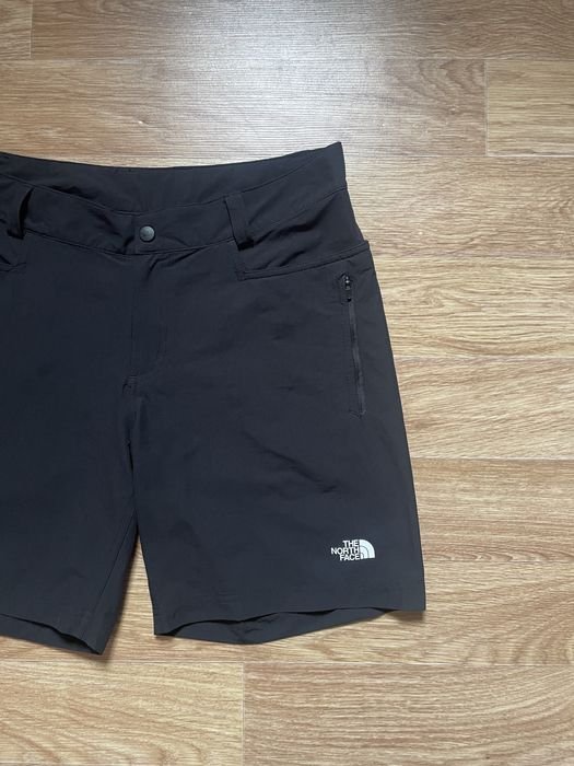 Женские The North Face Шорты Чёрные 38