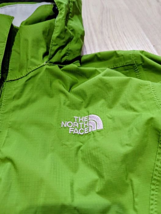 Женская The North Face Ветровка Зелёная 38