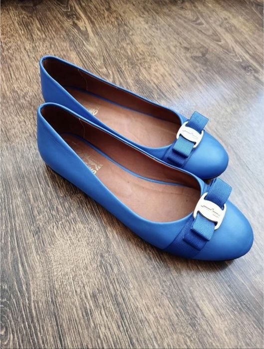 Женские Salvatore Ferragamo Туфли Тёмно-синие Кожа