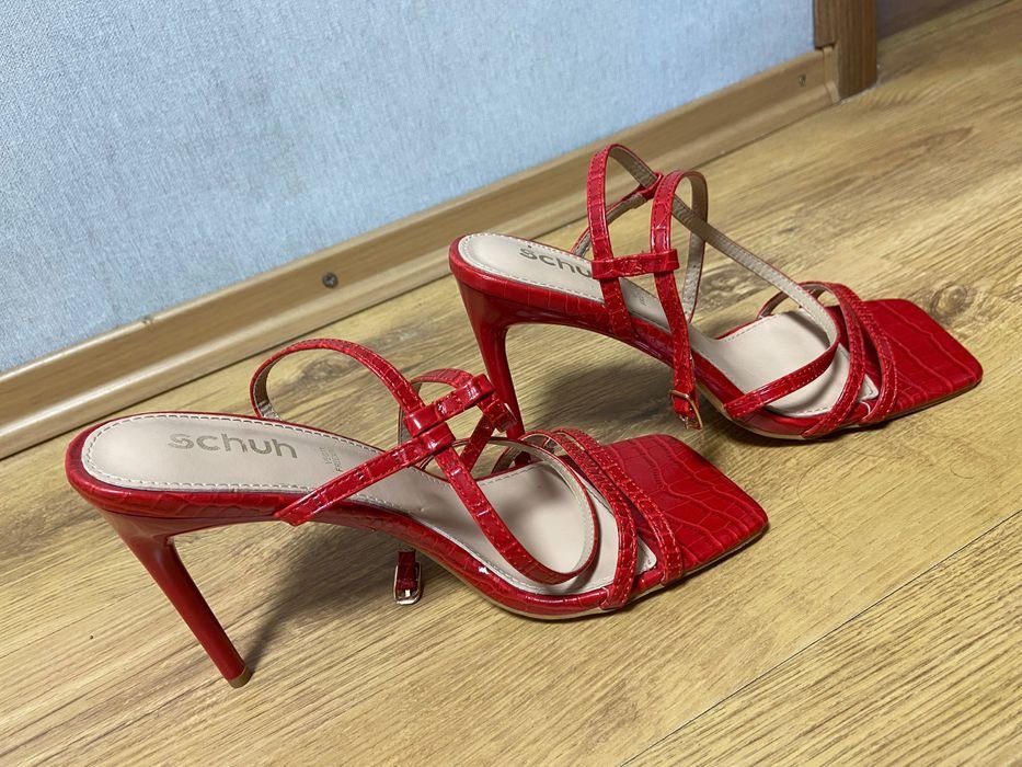 Donna Tacchi Rossi 39