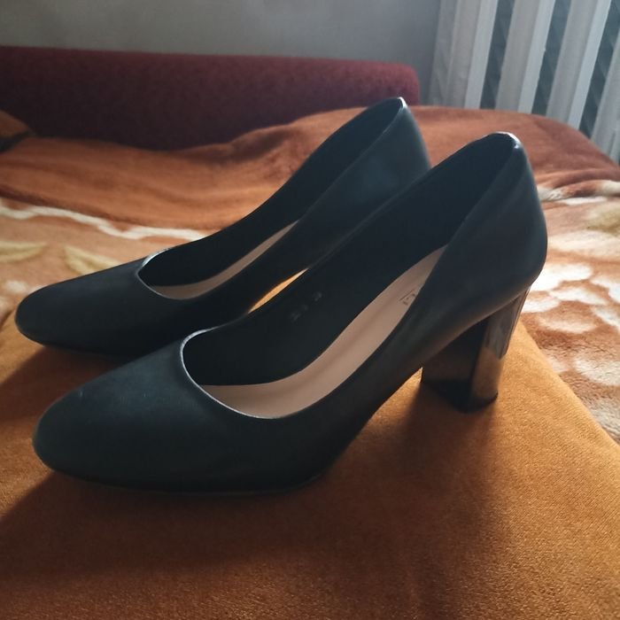 Women Heels Black Faux Leather 39