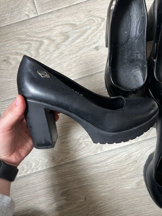 Donna Tacchi Neri Pelle 40