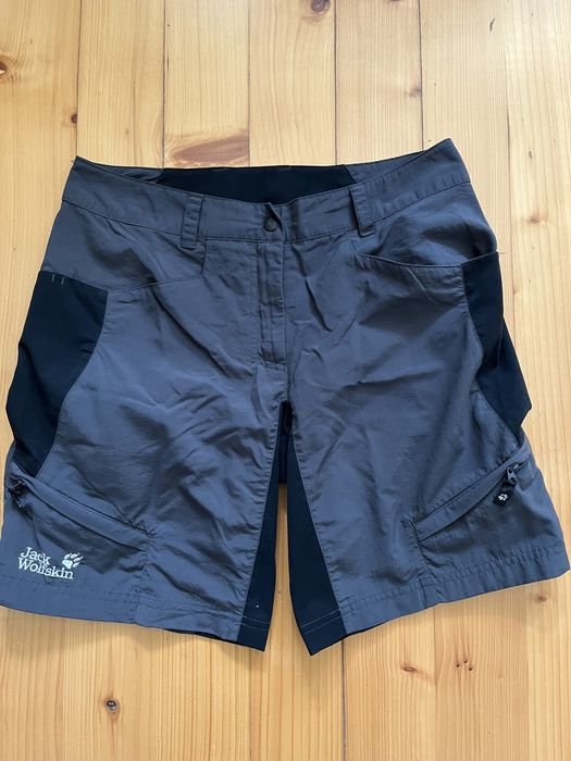 Мужские Jack Wolfskin Шорты Серый  