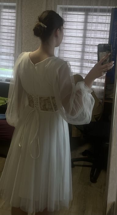 Femme Robe Blanche Autre