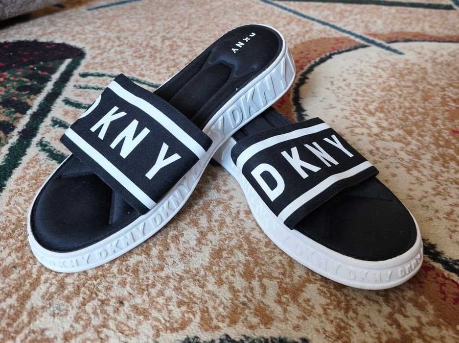 Damen DKNY Mandy Sandal Schwarz Textil 40