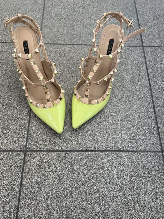 Donne Tacchi Gialli 36