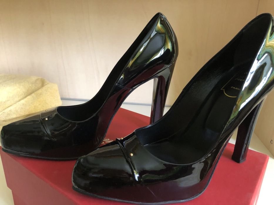 Женские Roger Vivier Туфли Чёрные Лаковые 39