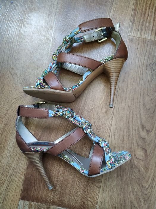 Женские ETRO Босоножки Чёрные Кожа 36