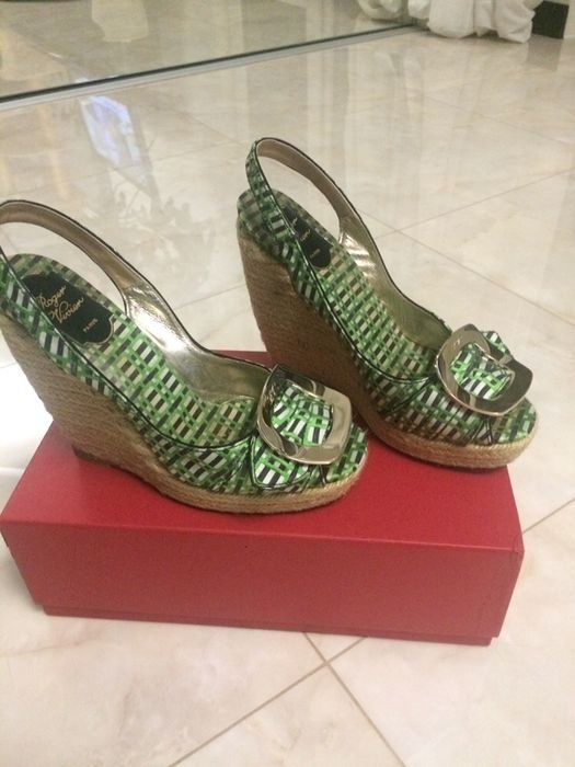 Женские Roger Vivier Босоножки 38