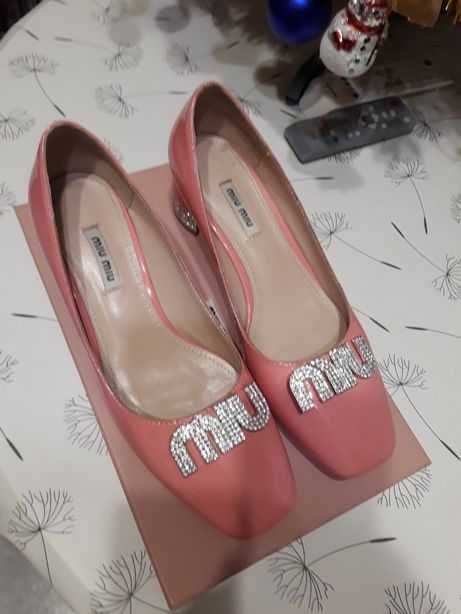 Женские Miu Miu Лоферы Розовые 37