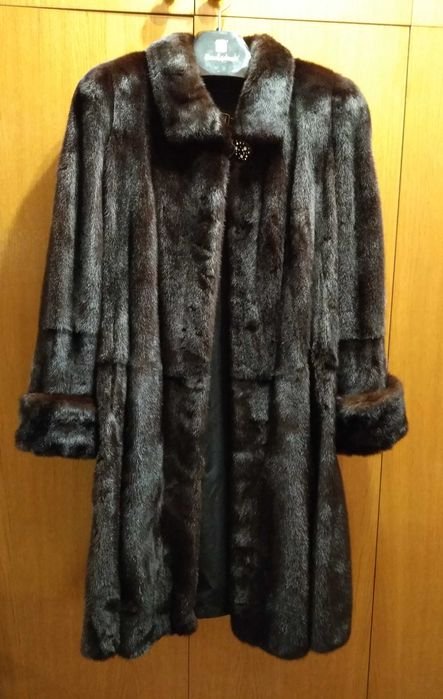 Femme Mido International Manteau en Fourrure