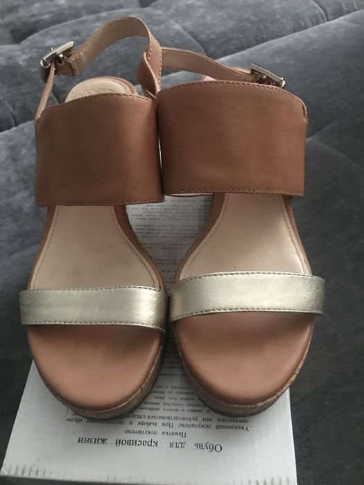 Женские Vince Camuto Босоножки 36