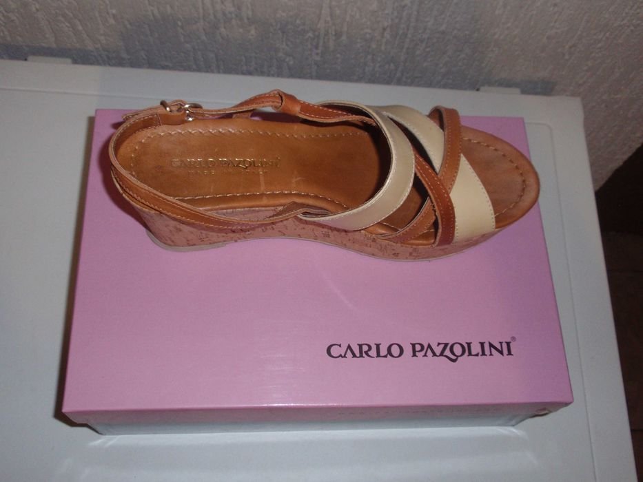Donna Carlo Pazolini Tacchi 38