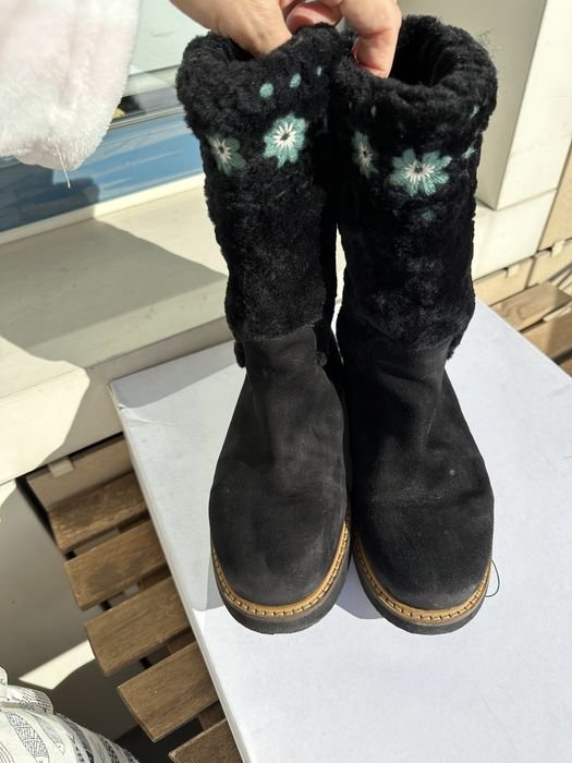 Women Red Valentino Ugg Boots Black Beige Suede 37