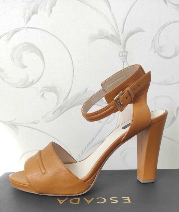 Women Escada Heels Brown Leather 40