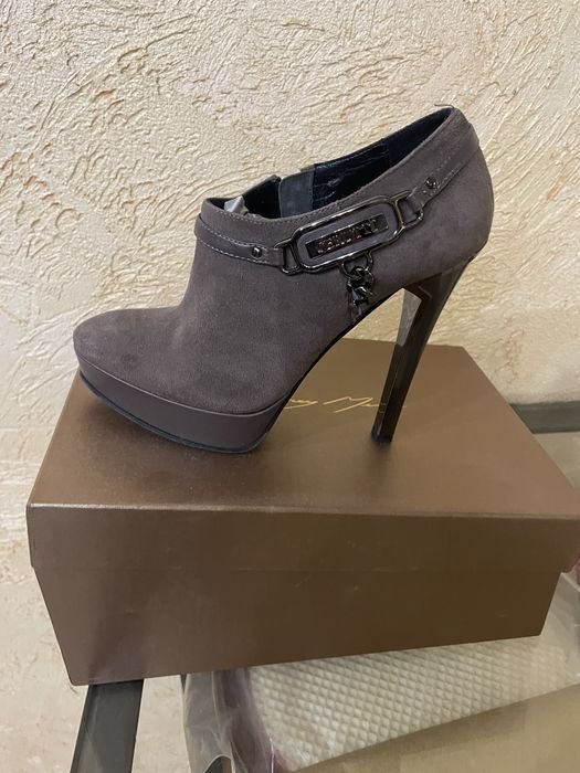 Женские Cerruti Ботильоны Коричневый Замша 36